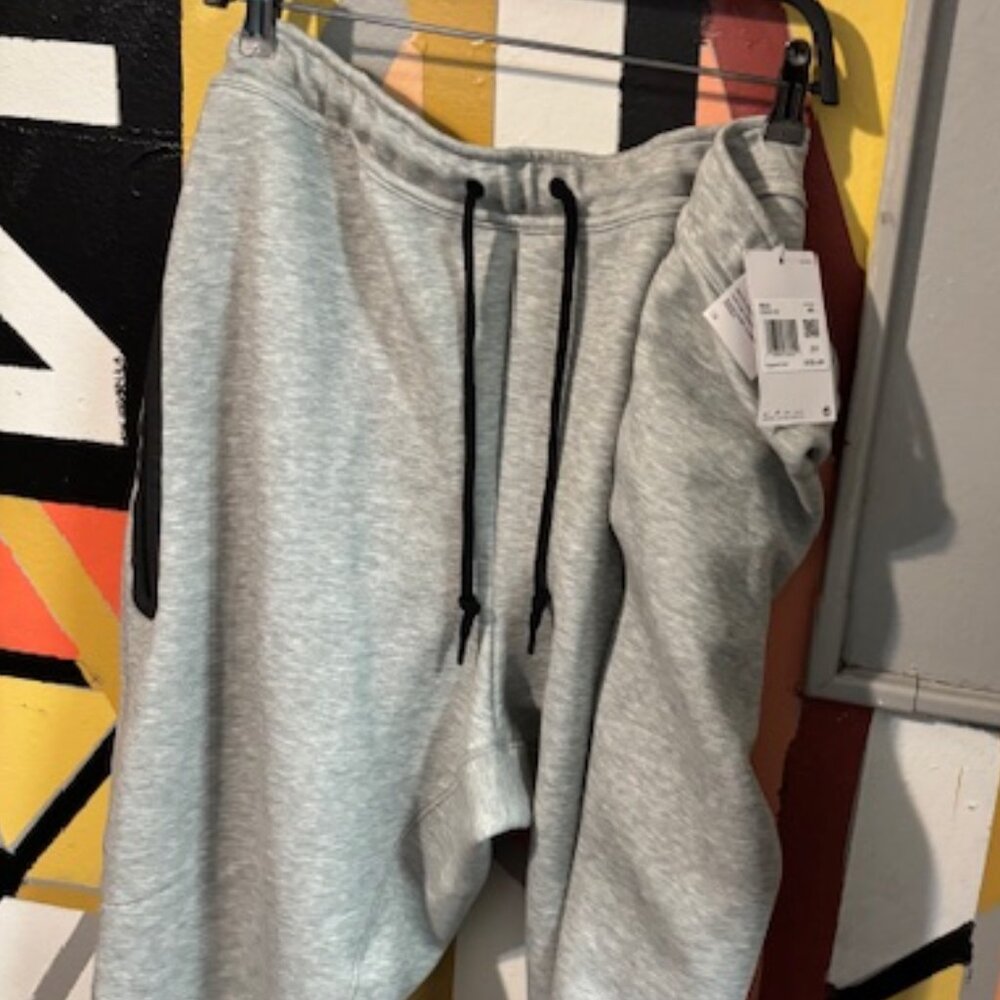 Men's Nike Tech Big & Tall Grey Sweatpants